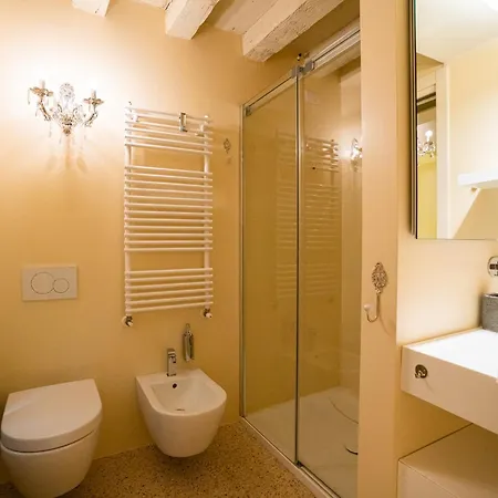 بيت ضيافة Relais La Torre - Domus 4*