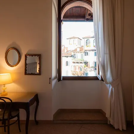 Relais La Torre - Domus بيت ضيافة